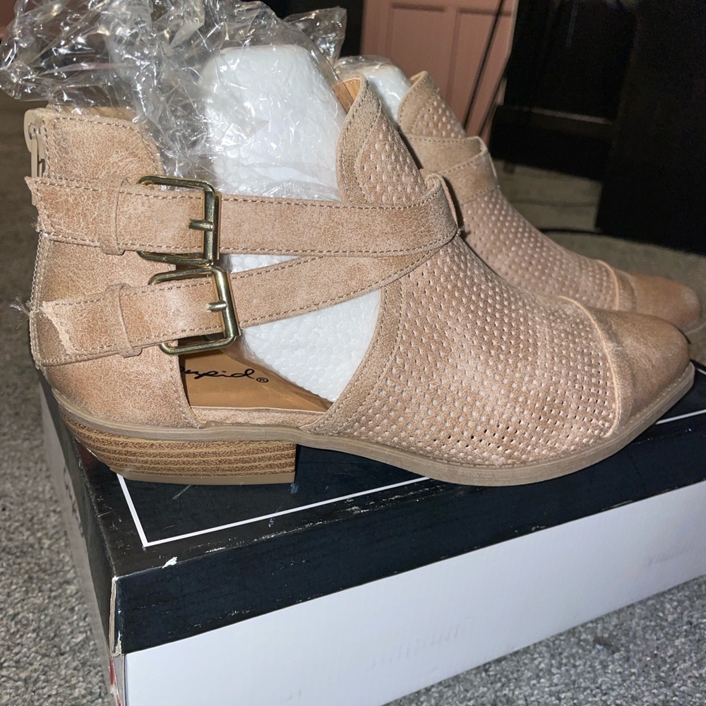 tan ankle boots